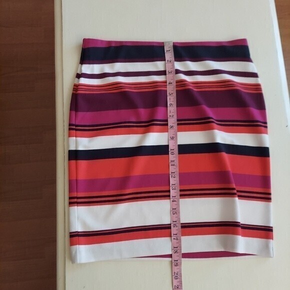 Ann Taylor Factory Stripes Pencil Skirt Stretch Pink Size 6 Petite - Picture 6 of 6